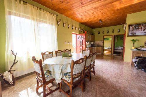 Hostal Vadmacska Vad�sz �s Vend�gh�z