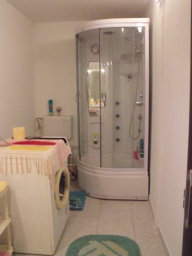 Ker�kp�ros �s Zar�ndok Vend�gh�z