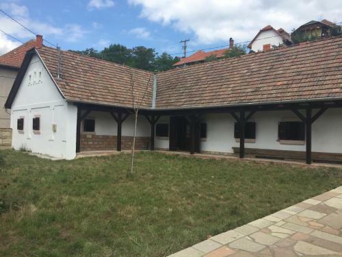 Kusper Vend�gh�z 1846