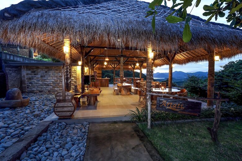 Bed & Breakfast Oyo 2823 Artati Bungalows And Restaurant