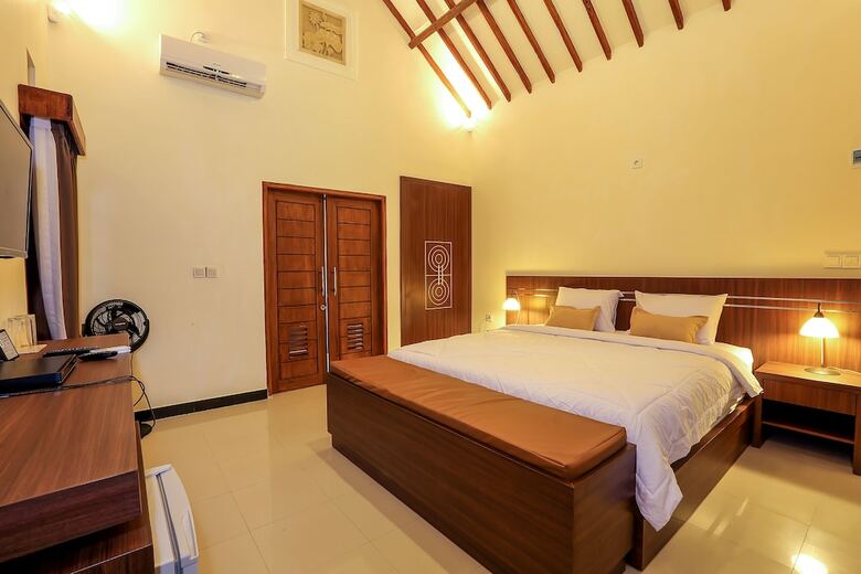 Bed & Breakfast Oyo 2823 Artati Bungalows And Restaurant