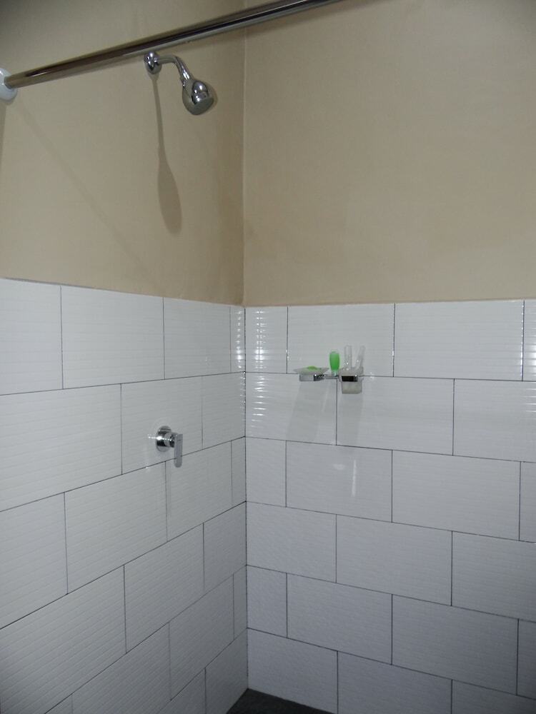 Bed & Breakfast Oyo 2823 Artati Bungalows And Restaurant