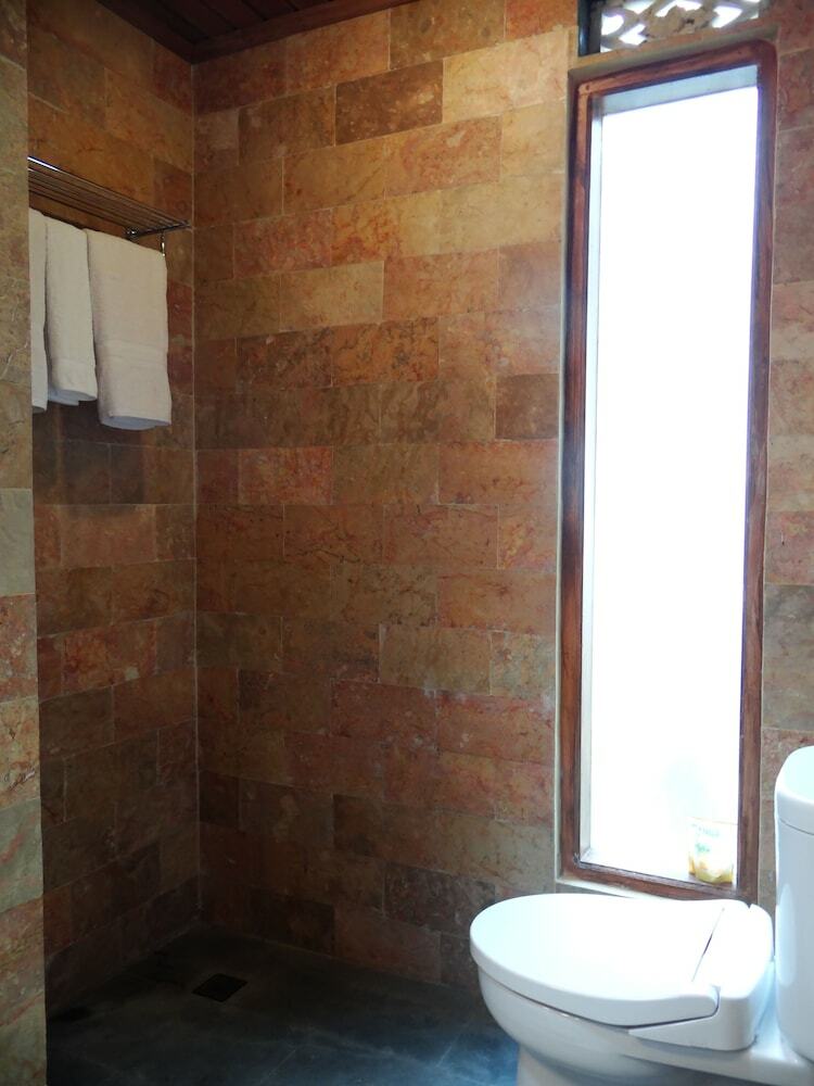 Bed & Breakfast Oyo 2823 Artati Bungalows And Restaurant