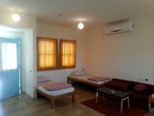 Hostal Freedom Guesthouse