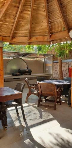 Hostal Shefer Guesthouse