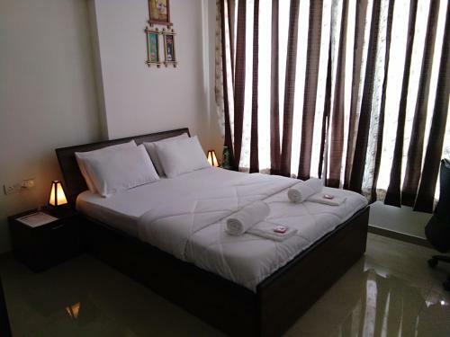 Hostal 3bhk Pure Veg Apartment In Amanora
