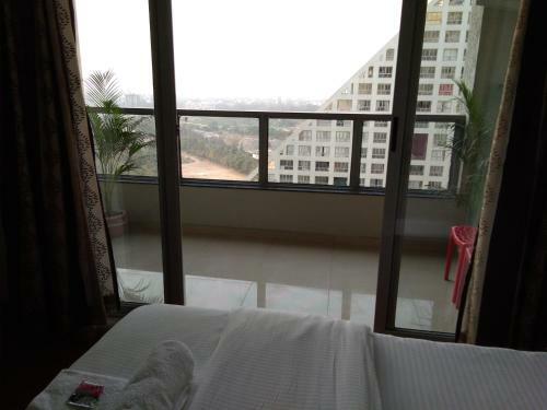 Hostal 3bhk Pure Veg Apartment In Amanora