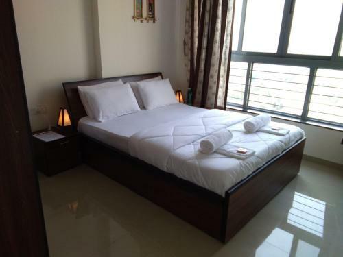 Hostal 3bhk Pure Veg Apartment In Amanora