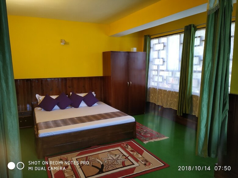 Hotel Treebo Trip Pine Crest