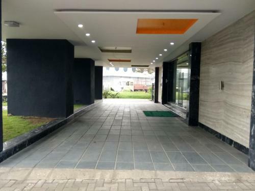 Hotel Jk Rooms 121 Shaheen Int.-nr. Mahindra Co.-midc