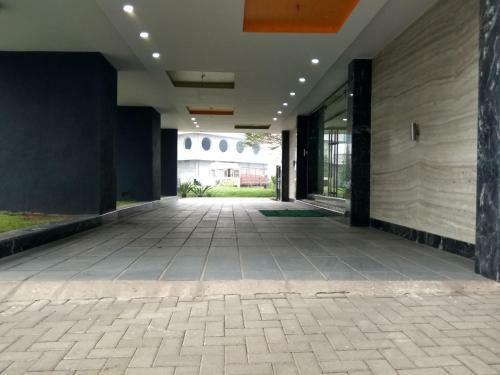 Hotel Jk Rooms 121 Shaheen Int.-nr. Mahindra Co.-midc