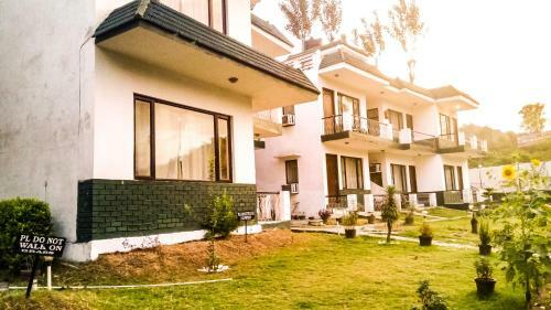 Posada Van Durga Villas & Suites