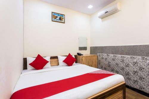 Hotel Oyo 27755 Samrat