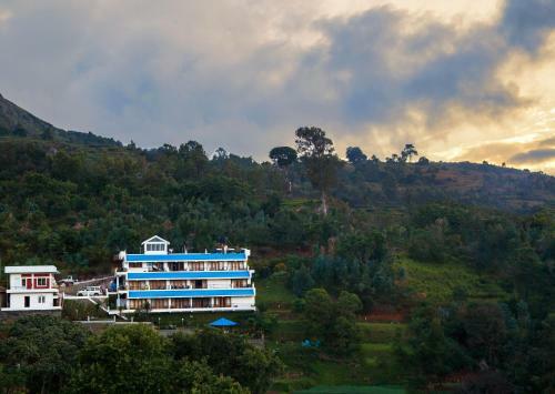 Hotel Mount N Mist