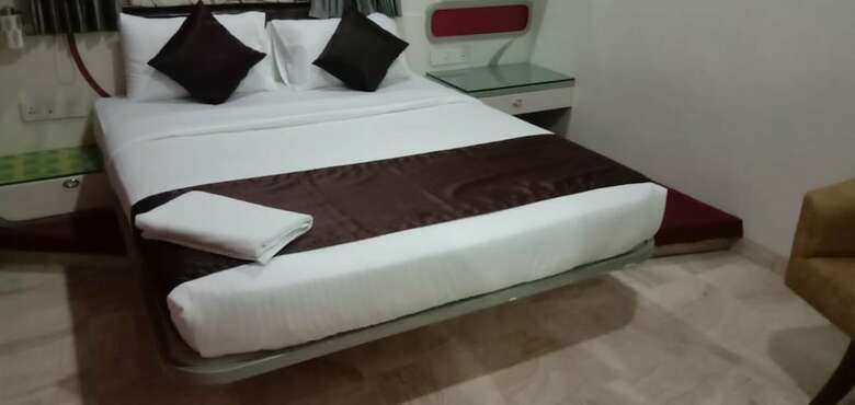 Hotel Easystayy 3