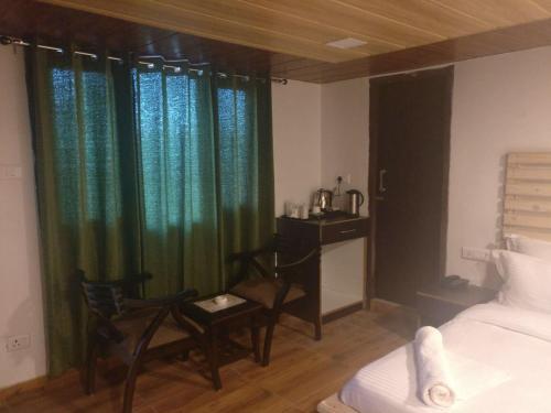 Hotel Nainital Adventure Park & Resort