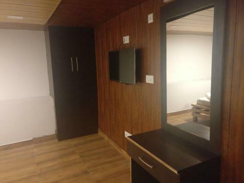 Hotel Nainital Adventure Park & Resort
