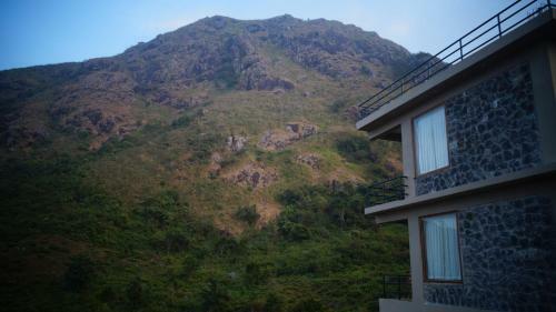 Hotel Mammoth's Cliff Jungle Resort Masinagudi