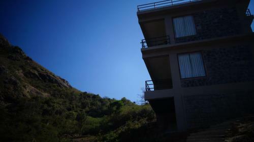 Hotel Mammoth's Cliff Jungle Resort Masinagudi