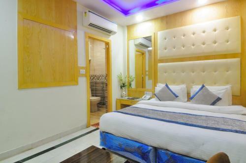 Hotel The Karlo Kastle By Check In Room
