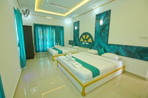 White Gold Palace