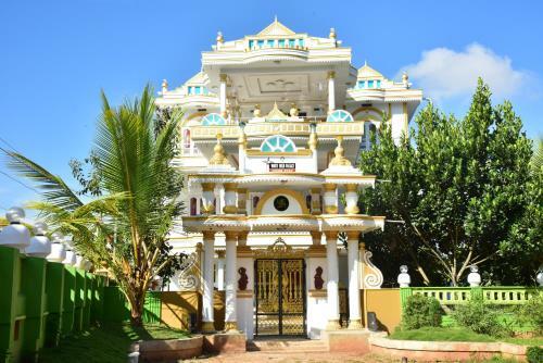 White Gold Palace