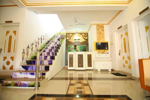 White Gold Palace