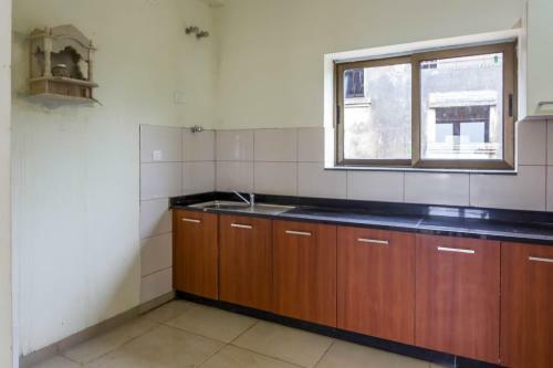 Fully Furnished Lake View Villa