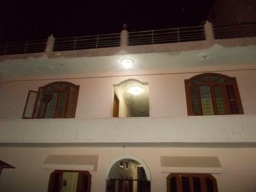 Hostal Crest Guest House