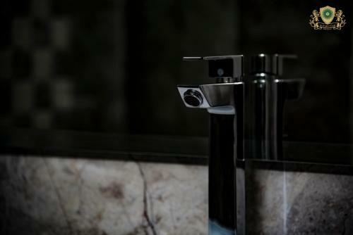 Hotel De Exotica Crest