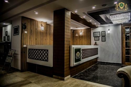 Hotel De Exotica Crest