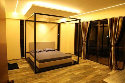 Luxury Pool Villa Malavali