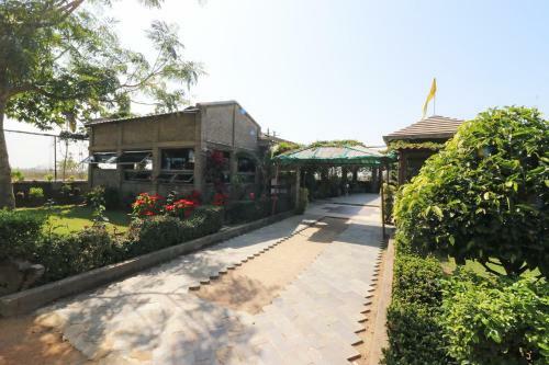 Hotel Oyo 29996 Samriddhi Highway Inn