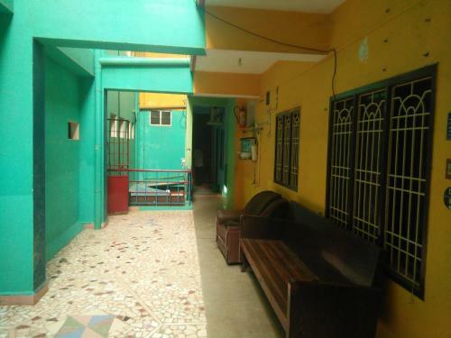 Hostal Pari Residential Lodge