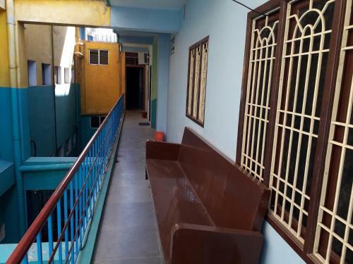 Hostal Pari Residential Lodge