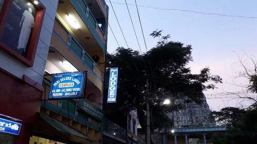 Hostal Pari Residential Lodge