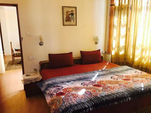 Ridgeview Homestay Near Lakkar Bazar