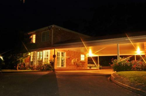 Poplars Motel
