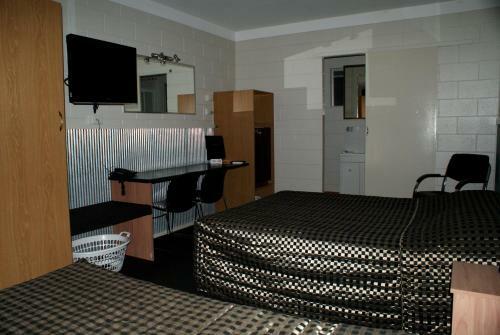 Black Diamond Motel