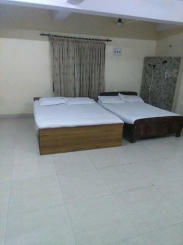 Hotel Suvarna Compact