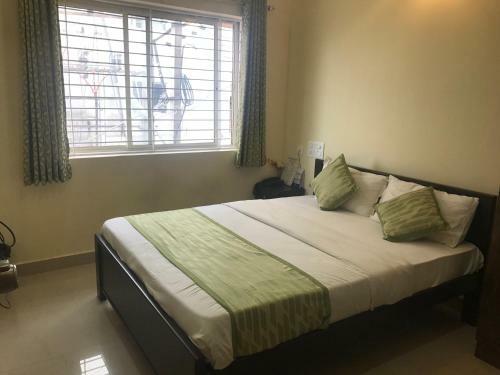 Hotel Suvarna Compact