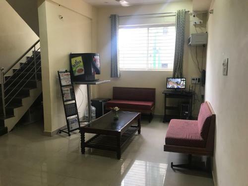Hotel Suvarna Compact