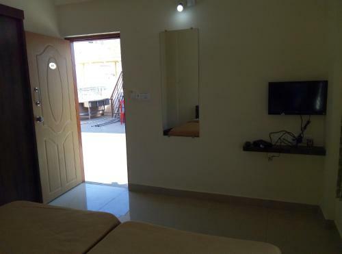 Hotel Suvarna Compact
