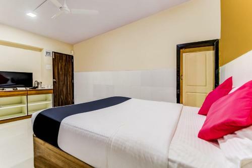 Hotel Capital O 46872 Gunwant Holidays