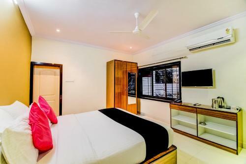 Hotel Capital O 46872 Gunwant Holidays