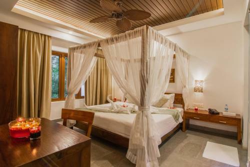 Hotel Elixir Hills Suites Resort And Spa