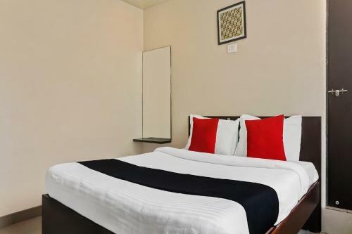 Hotel Capital O 23501 Log Inn Plaza