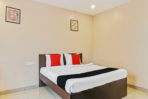 Hotel Capital O 23501 Log Inn Plaza