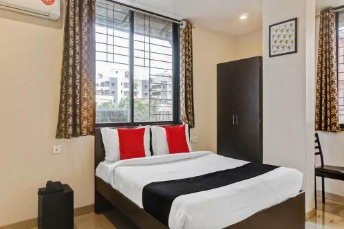 Hotel Capital O 23501 Log Inn Plaza