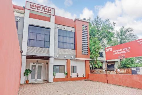 Hotel Capital O 23501 Log Inn Plaza